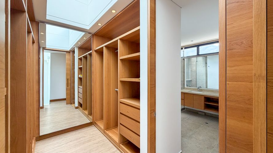 Apartamento de 3 alcobas en venta en Santa Barbara Alta, Bogotá, 286 m² · foto 13 de 22