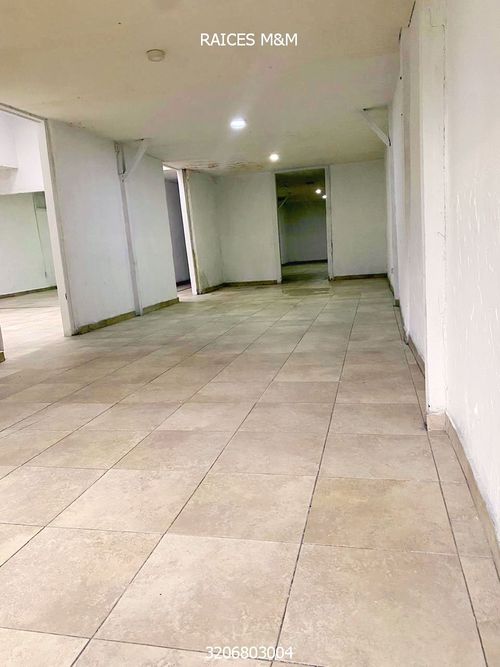 Local en arriendo en Sector Lago Uribe, Pereira, 300 m² · foto 2 de 7