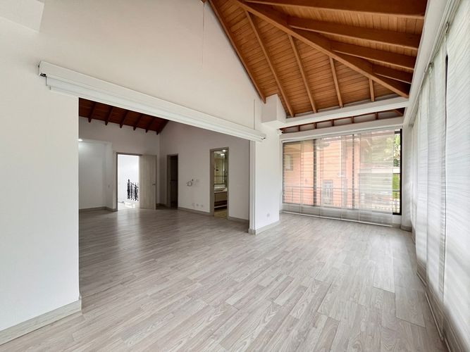Casa de 4 alcobas en arriendo en El Poblado, Medellín, 600 m² · foto 19 de 20