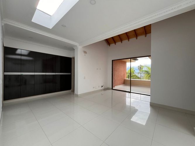 Casa de 4 alcobas en arriendo en El Poblado, Medellín, 600 m² · foto 9 de 20