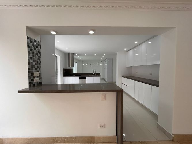 Casa de 4 alcobas en arriendo en El Poblado, Medellín, 600 m² · foto 8 de 20