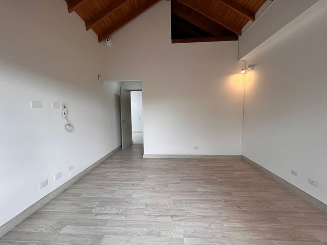 Casa de 4 alcobas en arriendo en El Poblado, Medellín, 600 m² · foto 7 de 20