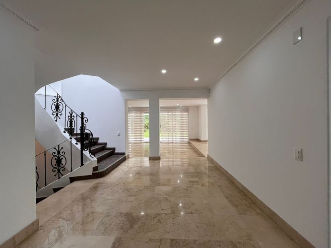 Casa de 4 alcobas en arriendo en El Poblado, Medellín, 600 m² · foto 6 de 20