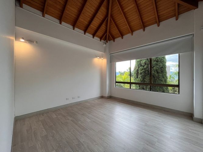 Casa de 4 alcobas en arriendo en El Poblado, Medellín, 600 m² · foto 15 de 20