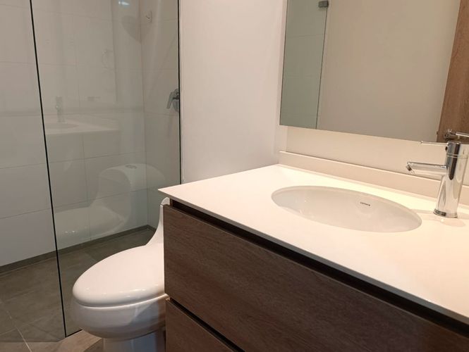 Apartamento de 2 alcobas en arriendo en El Poblado, Medellín, 87 m² · foto 14 de 19