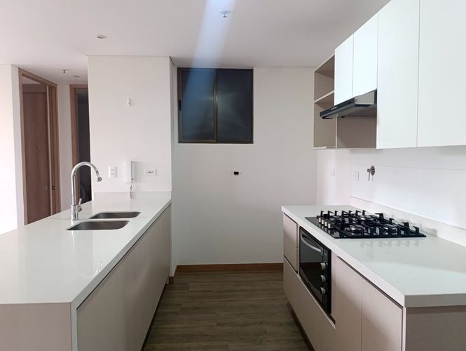 Apartamento de 2 alcobas en arriendo en El Poblado, Medellín, 87 m² · foto 8 de 19