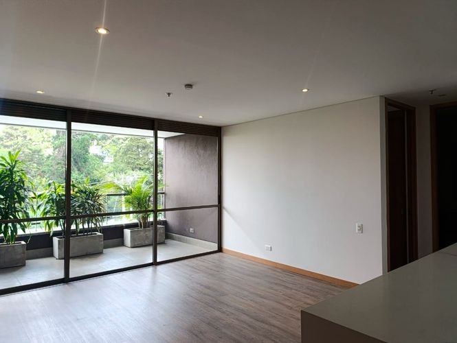 Apartamento de 2 alcobas en arriendo en El Poblado, Medellín, 87 m² · foto 13 de 19