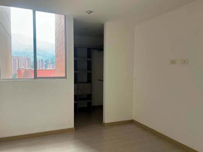 Apartamento de 2 alcobas en venta en Las Antillas, Envigado, 67 m² · foto 10 de 13