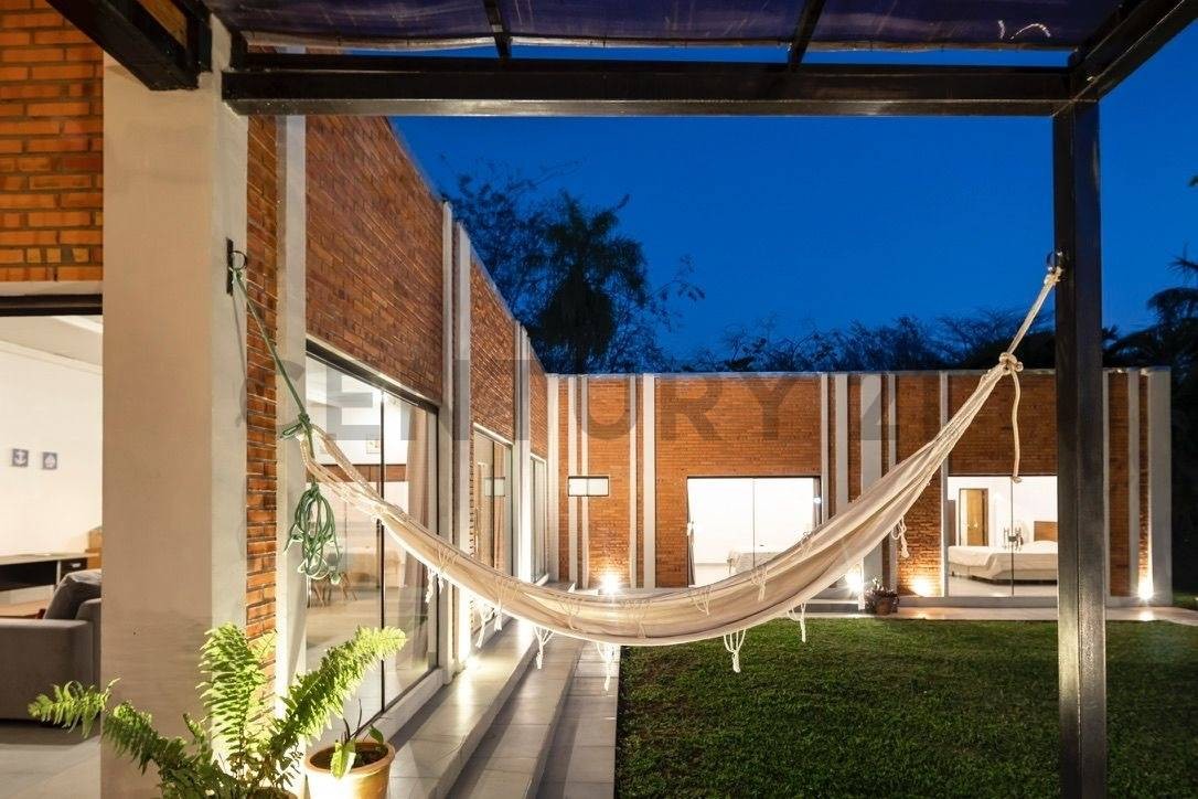 EN VENTA – Casa de 3 Dormitorios en Zona Céntrica de San Bernardino — foto 3