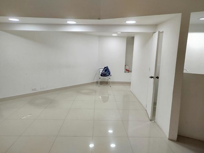 Local en venta en El Poblado, Medellín, 40 m² · foto 3 de 6