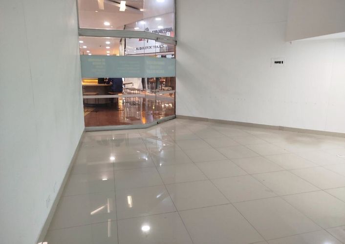 Local en venta en El Poblado, Medellín, 40 m² · foto 4 de 6