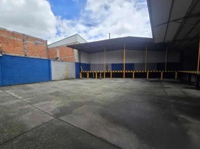 Bodega en arriendo en La Badea, Dosquebradas, 320 m² · foto 3 de 12
