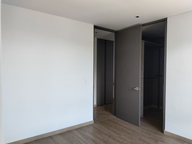 Apartamento de 2 alcobas en venta en El Poblado, Medellín, 105 m² · foto 6 de 17