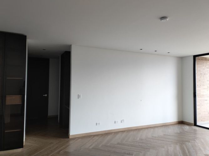 Apartamento de 2 alcobas en venta en El Poblado, Medellín, 105 m² · foto 2 de 17