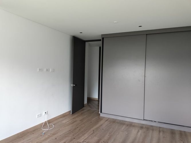 Apartamento de 2 alcobas en venta en El Poblado, Medellín, 105 m² · foto 3 de 17