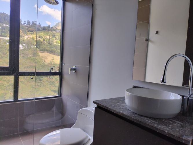 Apartamento de 2 alcobas en venta en El Poblado, Medellín, 105 m² · foto 17 de 17