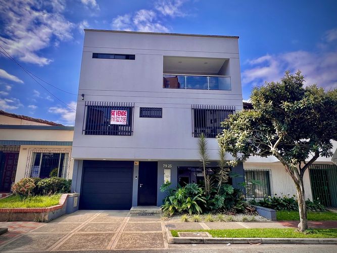 Casa de 5 alcobas en venta en Los Colores, Medellín, 650 m² · foto 5 de 24