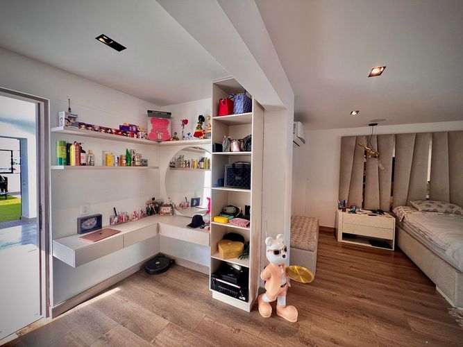 Casa de 5 alcobas en venta en Los Colores, Medellín, 650 m² · foto 6 de 24