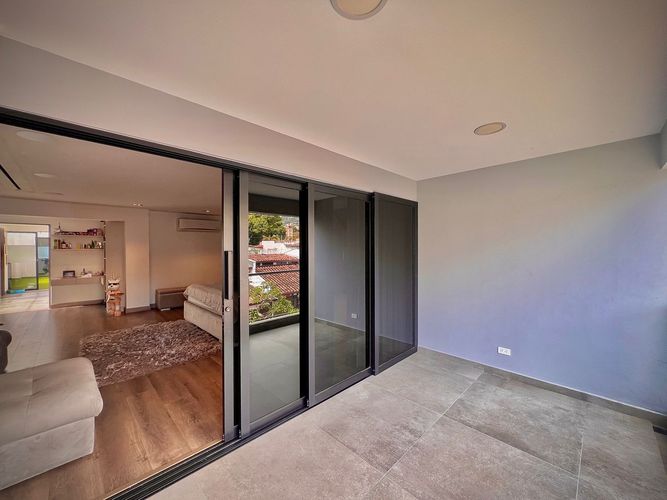 Casa de 5 alcobas en venta en Los Colores, Medellín, 650 m² · foto 9 de 24