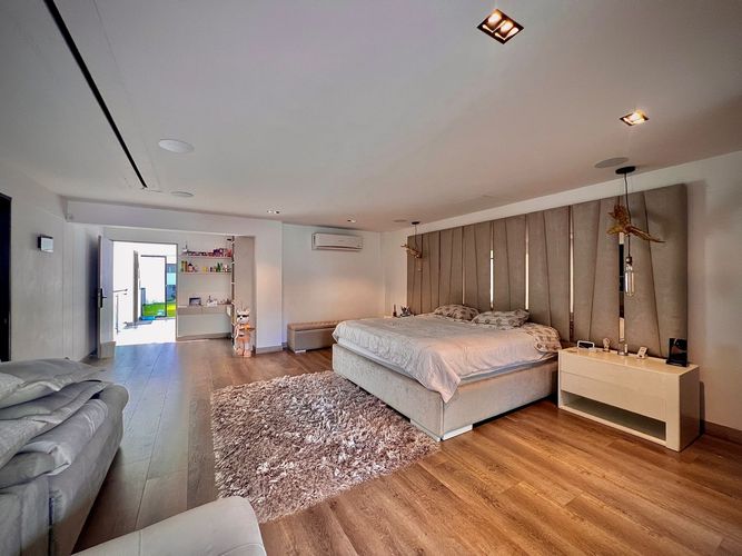 Casa de 5 alcobas en venta en Los Colores, Medellín, 650 m² · foto 12 de 24
