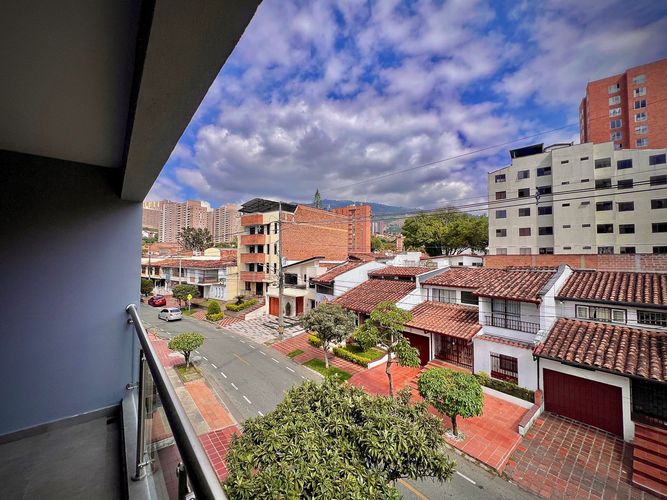 Casa de 5 alcobas en venta en Los Colores, Medellín, 650 m² · foto 24 de 24