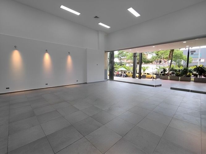 Local en arriendo en Colombia, Medellín, 147 m² · foto 3 de 11