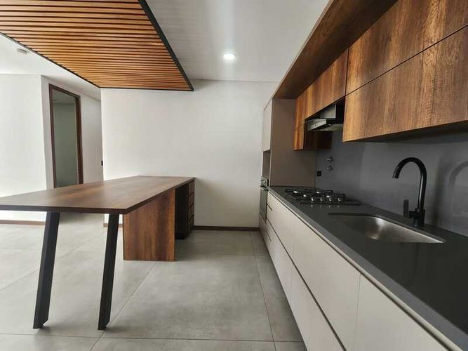 Apartamento de 2 alcobas en arriendo en El Poblado, Medellín, 100 m² · foto 6 de 15