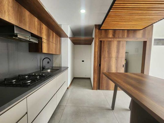 Apartamento de 2 alcobas en arriendo en El Poblado, Medellín, 100 m² · foto 7 de 15
