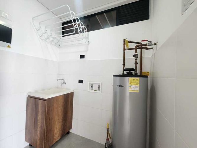Apartamento de 2 alcobas en arriendo en El Poblado, Medellín, 100 m² · foto 13 de 15