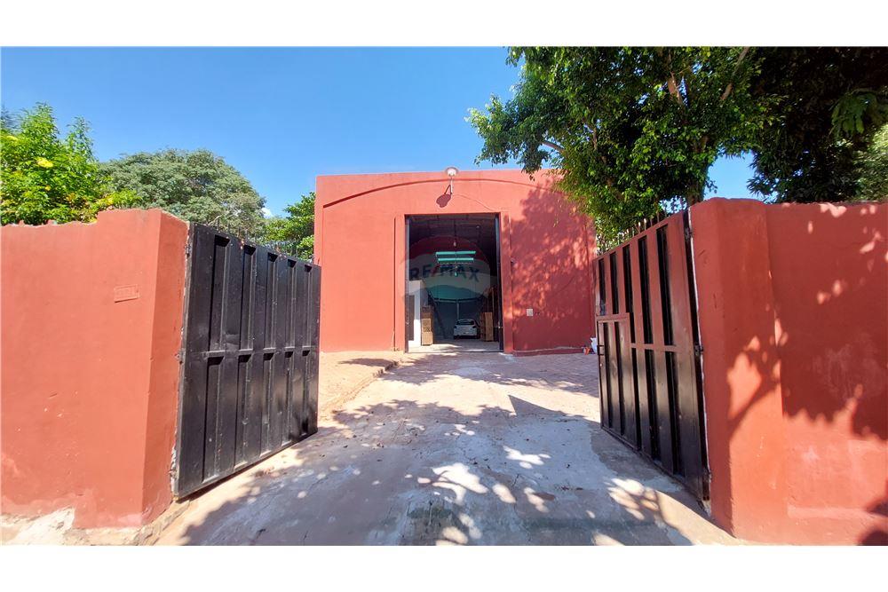 TINGLADO / DEPÓSITO CON PATIO FRONTAL EN LAMBARÉ EN VENTA — foto 2