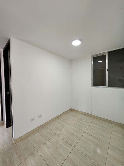 Apartamento de 3 alcobas en venta en La Prosperidad, Madrid, 56 m² · foto 2 de 24