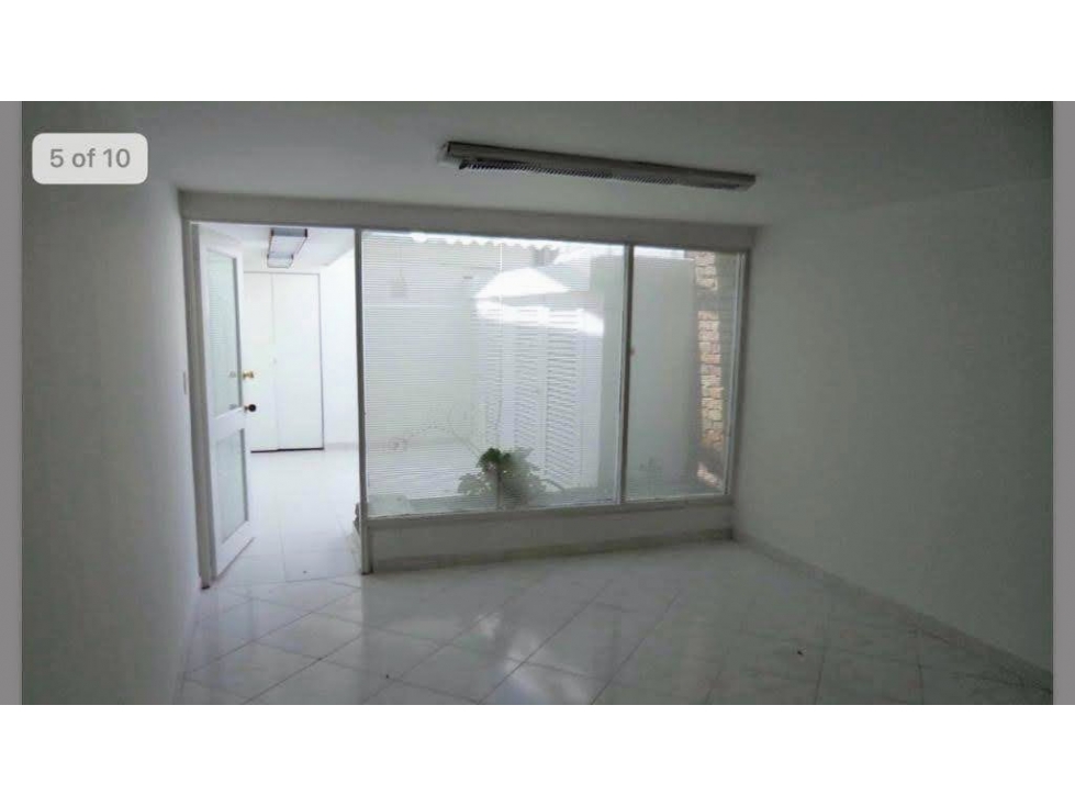 Casa en venta en Santa Paula, Bogotá · foto 2 de 17