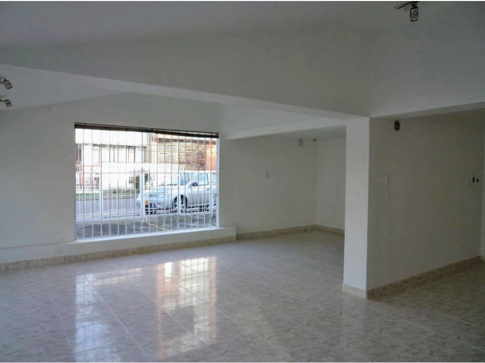 Casa en venta en Santa Paula, Bogotá · foto 4 de 17