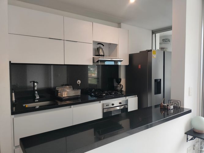 Apartamento de 3 alcobas en arriendo en El Poblado, Medellín, 120 m² · foto 3 de 17