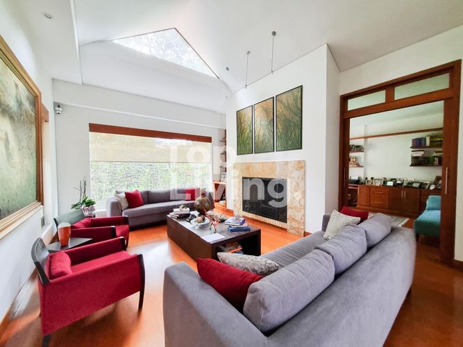 Casa de 4 alcobas en venta en Guaymaral, Bogotá, 381 m² · foto 4 de 24