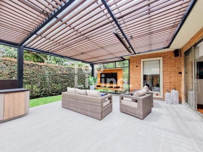 Casa de 4 alcobas en venta en Guaymaral, Bogotá, 381 m² · foto 7 de 24