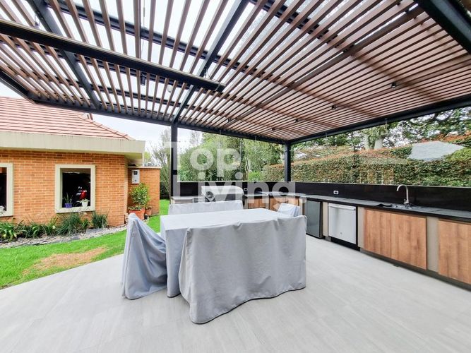 Casa de 4 alcobas en venta en Guaymaral, Bogotá, 381 m² · foto 8 de 24