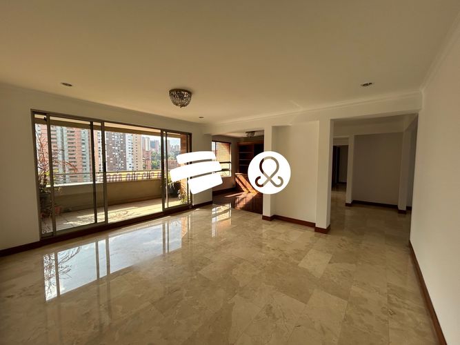 Apartamento de 3 alcobas en venta en El Tesoro, Medellín, 192 m² · foto 9 de 12