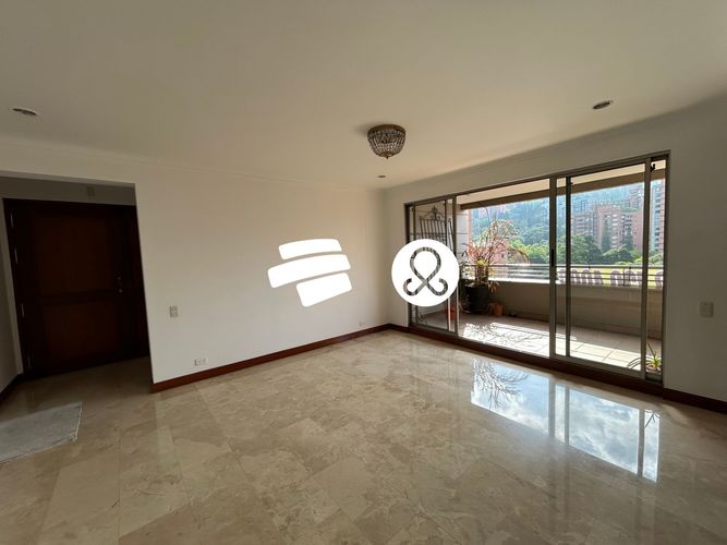 Apartamento de 3 alcobas en venta en El Tesoro, Medellín, 192 m² · foto 10 de 12