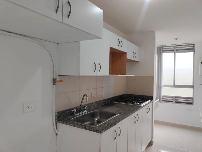 Apartamento de 3 alcobas en arriendo en El Poblado, Medellín, 80 m² · foto 4 de 17