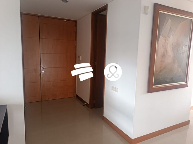Apartamento de 4 alcobas en venta en El Poblado, Medellín, 208 m² · foto 7 de 17