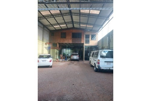 En venta Deposito con departamento en km 6.5 Ciudad del Este — foto 3