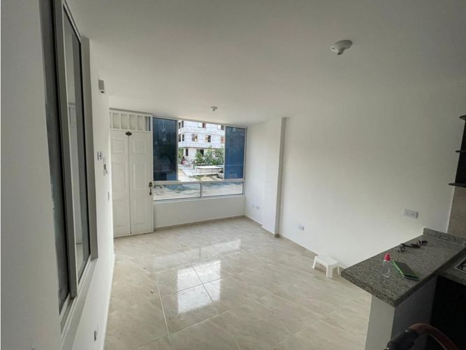 Apartamento de 3 alcobas en venta en Rio Prado, Girón, 43 m² · foto 2 de 16