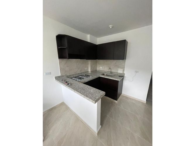 Apartamento de 3 alcobas en venta en Rio Prado, Girón, 43 m² · foto 3 de 16