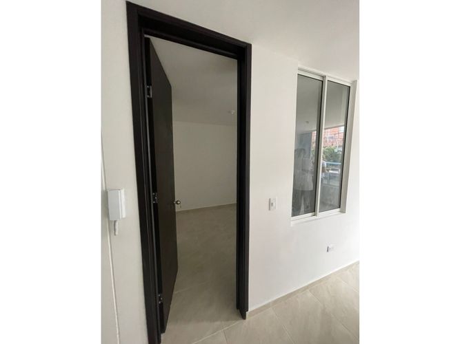 Apartamento de 3 alcobas en venta en Rio Prado, Girón, 43 m² · foto 5 de 16