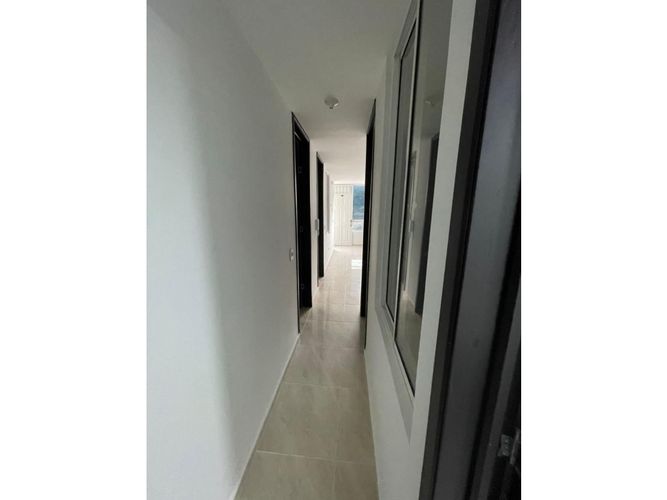 Apartamento de 3 alcobas en venta en Rio Prado, Girón, 43 m² · foto 8 de 16