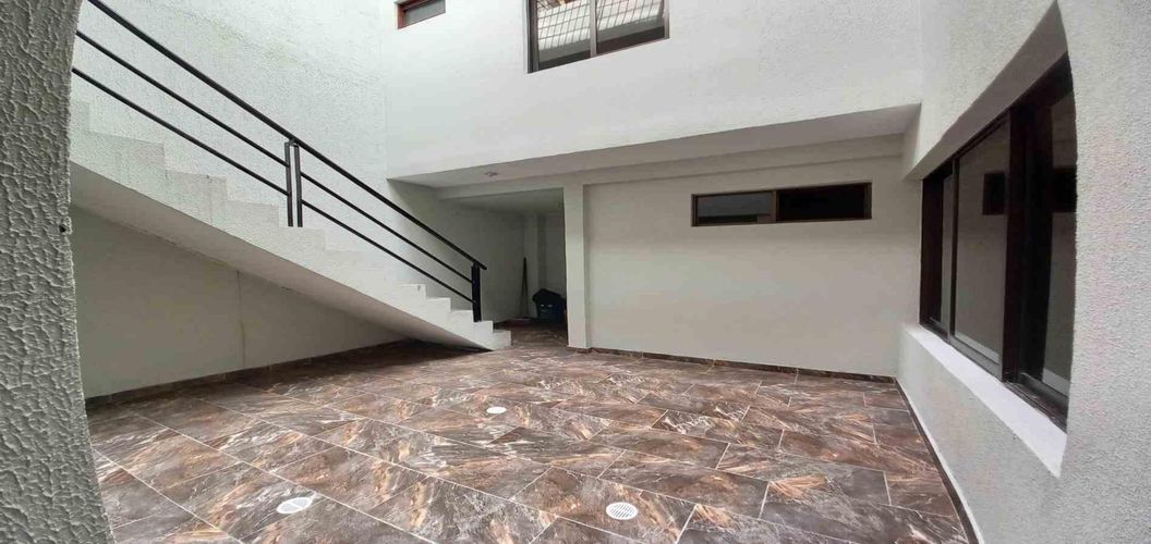 Oficina en arriendo en Maraya, Pereira, 30 m² · foto 8 de 23