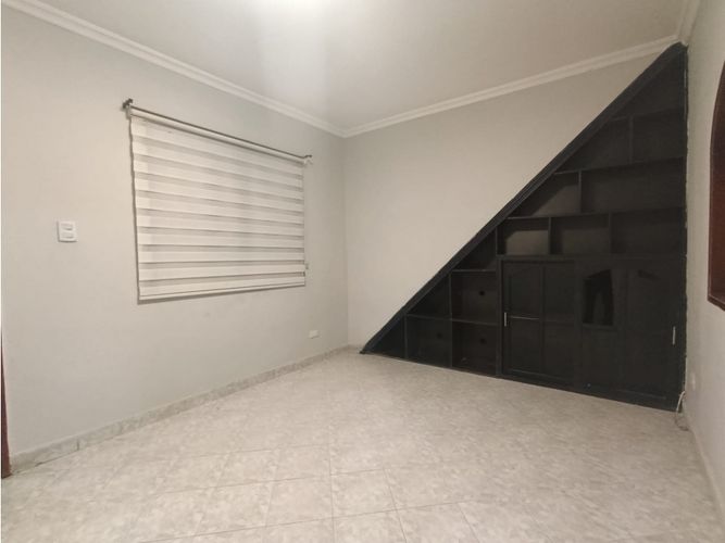Casa de 4 alcobas en venta en Malta, Itagüí, 100 m² · foto 9 de 17