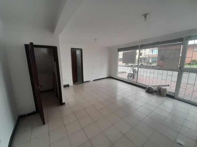 Local en venta en Palogrande, Manizales, 35 m² · foto 2 de 16