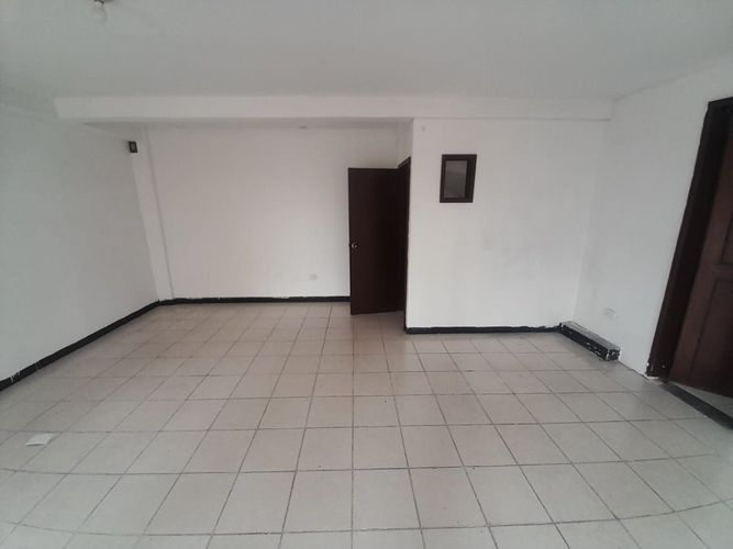 Local en venta en Palogrande, Manizales, 35 m² · foto 3 de 16
